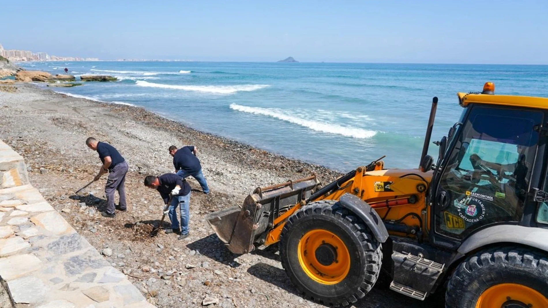Trabajos de limpieza en las playas