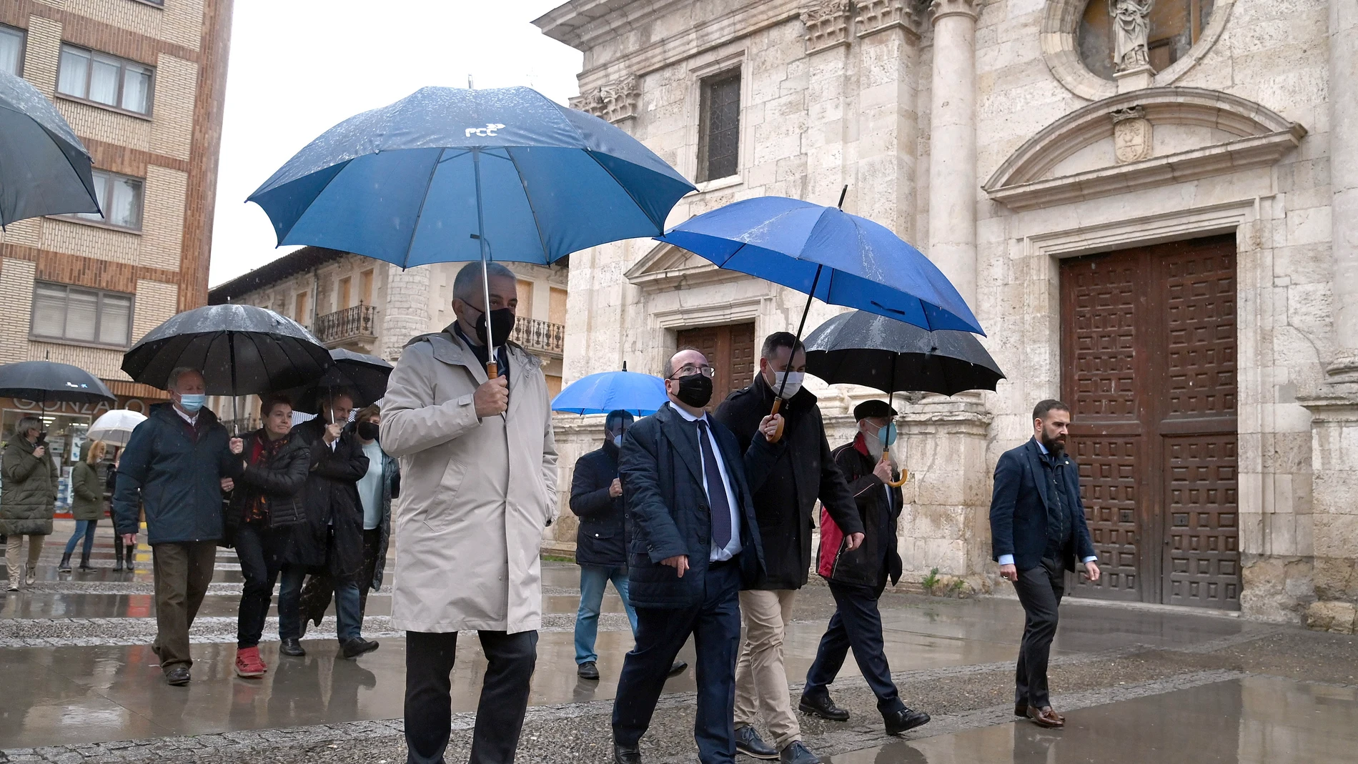 El ministro de Cultura y Deporte, Miquel Iceta, realiza un recorrido por el caso histórico de Briviesca (Burgos), declarado Bien de Interés Cultural