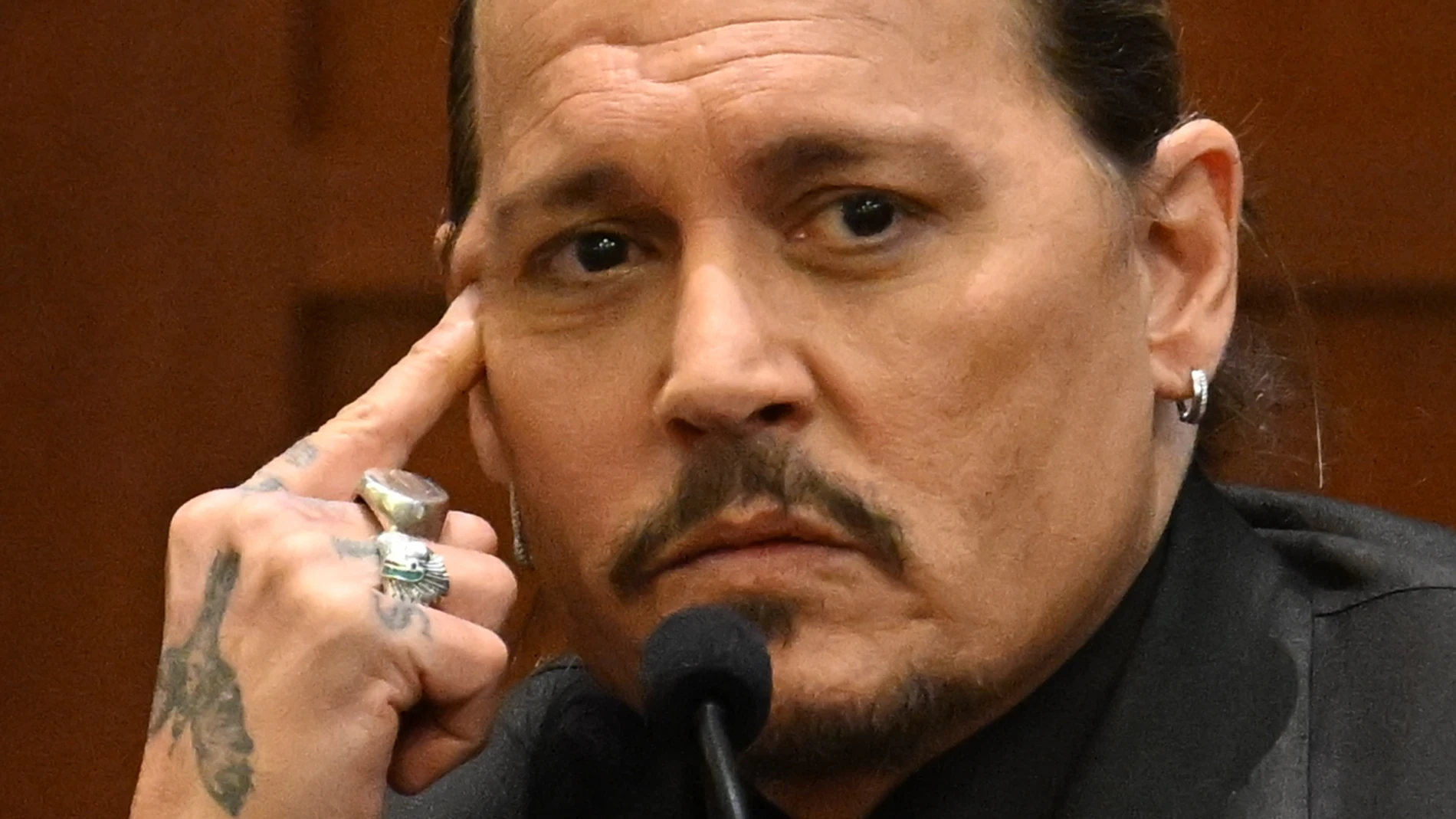 Johnny Depp testifica en el juicio por difamación contra su exmujer, Amber Heard