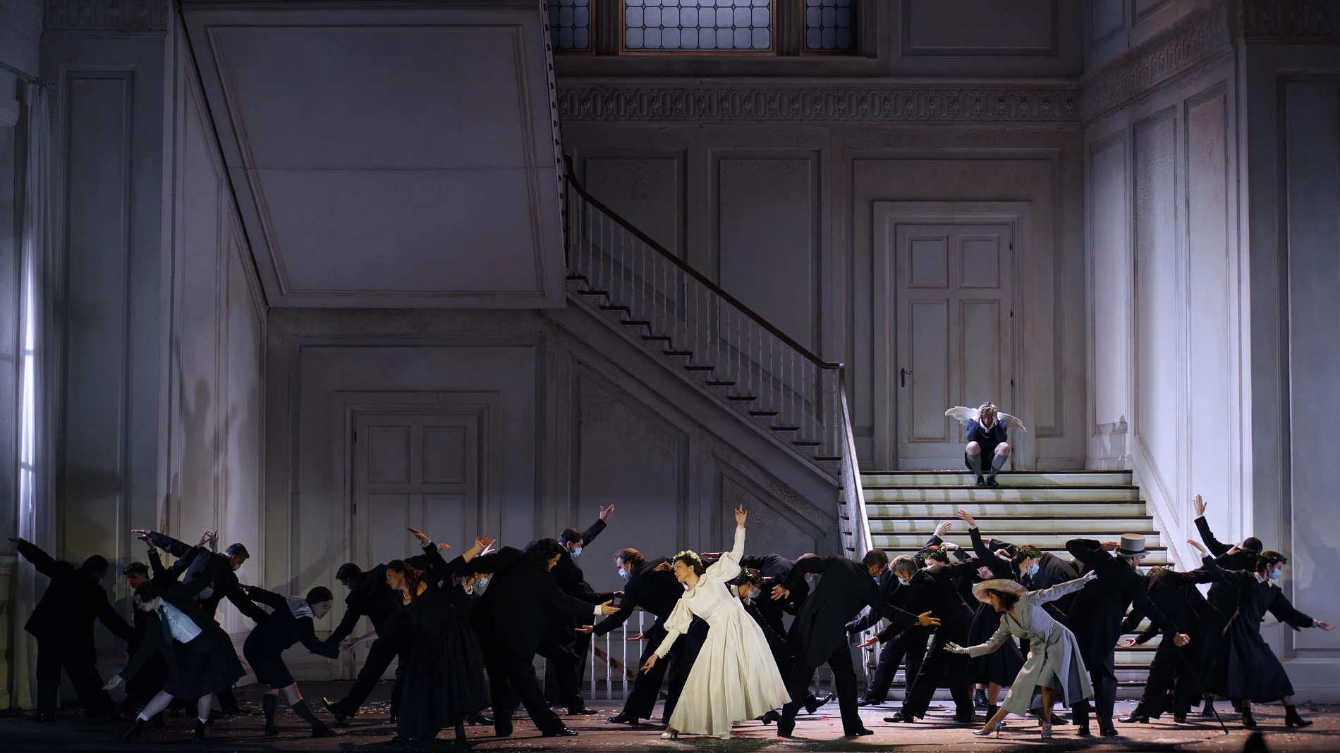 En «Las bodas de Fígaro» de Mozart, basta con tener una voz razonable, y el reparto del Teatro Real lo cumple