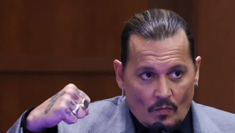 Johnny Depp testifica en el juicio por difamación contra su ex mujer, Amber Heard