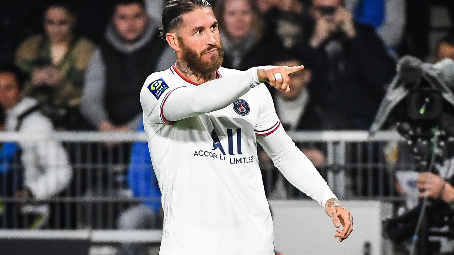 Sergio Ramos celebra su gol contra el Angers.