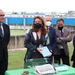 La consejera de Agricultura, Carmen Crespo, junto a los alcaldes de Sevilla y Dos Hermanas JUNTA DE ANDALUCÍA 20/04/2022