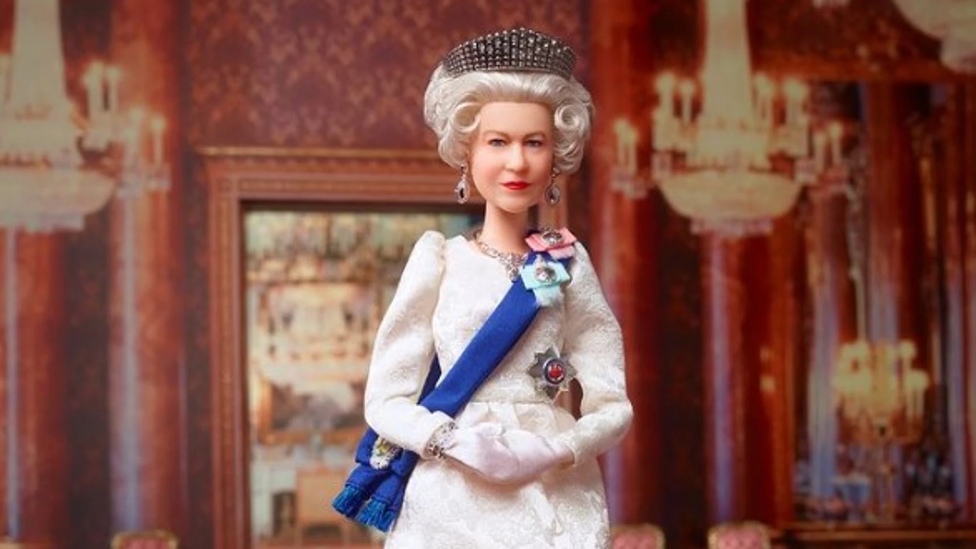 Muñeca Barbie de la reina Isabel II