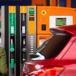 Imagen de gasolineras y precios de combustibles.
