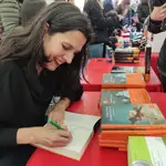 La escritora Carlota Gurt firma libros en Sant Jord EUROPA PRESS 23/04/2022
