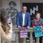 La presidenta de la Fundación Ávila, Dolores Ruiz Ayúcar y el nuevo responsable de la concesión, Javier Margareto