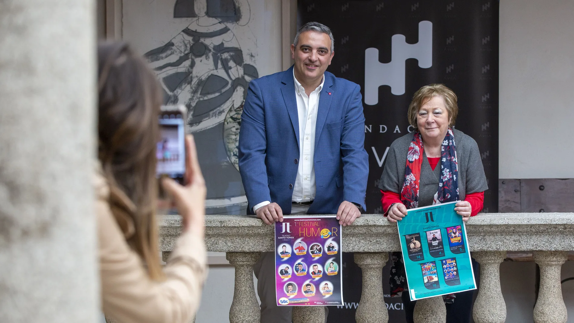 La presidenta de la Fundación Ávila, Dolores Ruiz Ayúcar y el nuevo responsable de la concesión, Javier Margareto