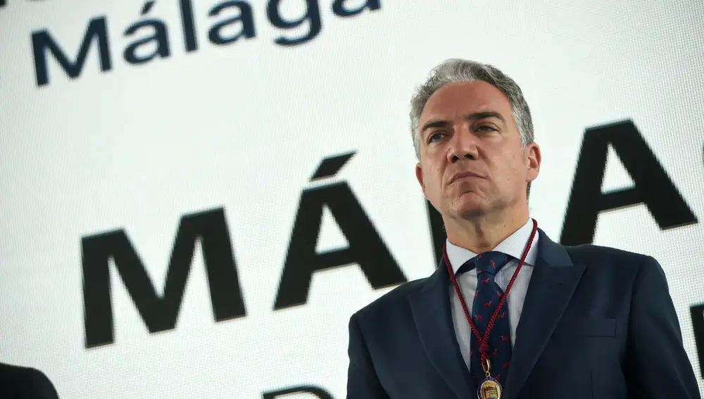 Elías Bendodo, recibe la Medalla de Oro de la provincia de Málaga