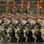 Desfile militar en Corea del norte para celebrar el 90 aniversario del Ejército norcoreano