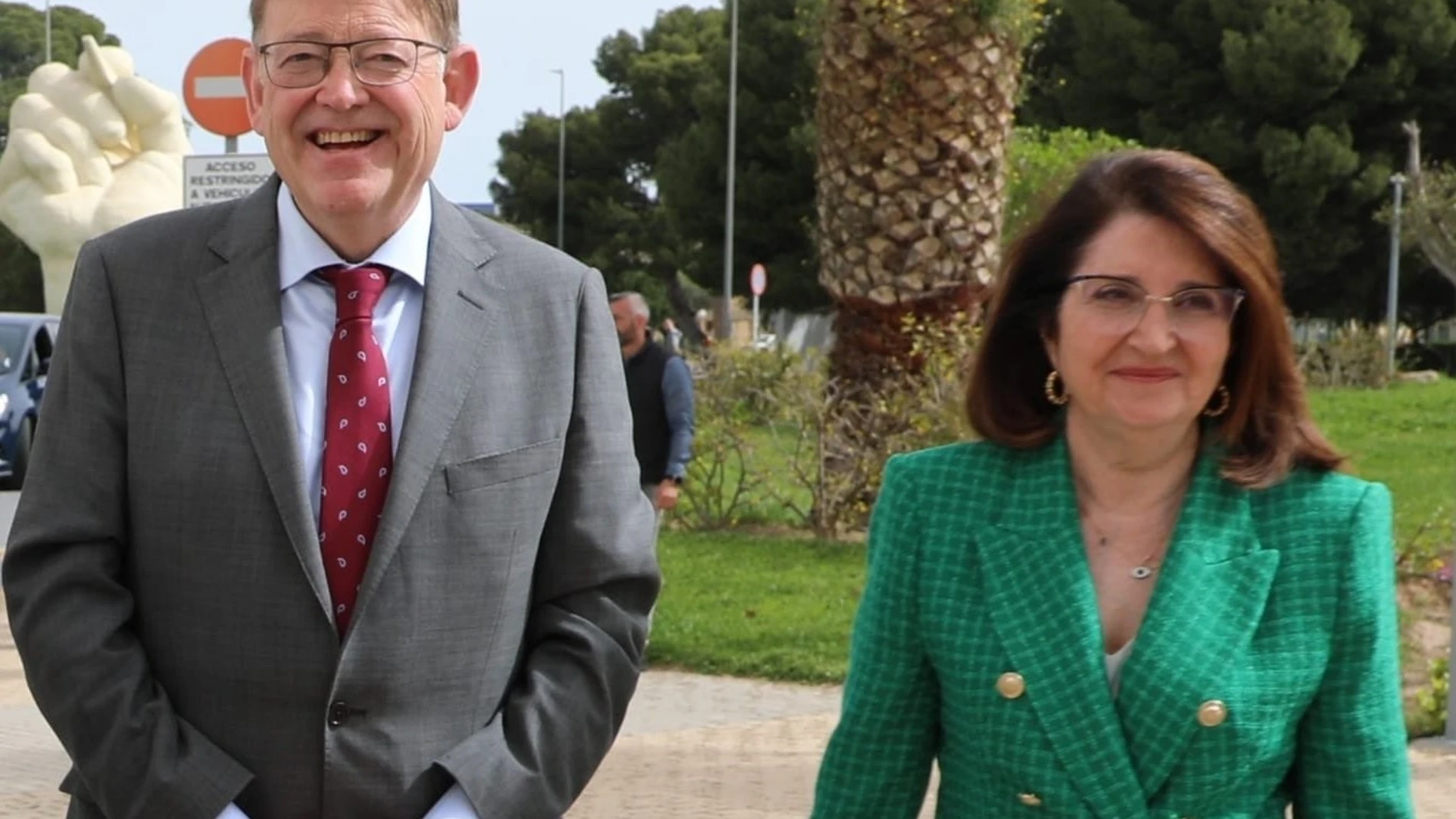 El presidente de la Generalitat, Ximo Puig, y la rectora de la Universidad de Alicante, Amparo Navarro