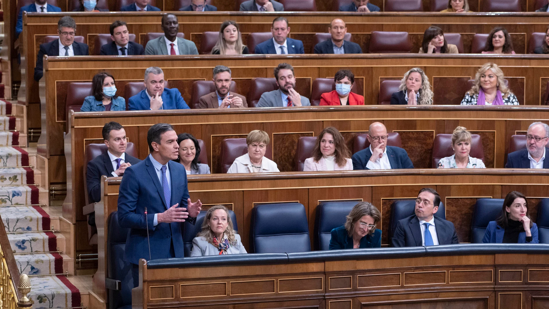 El presidente del Gobierno, Pedro Sánchez, interviene en una sesión plenaria, en el Congreso de los Diputados, a 27 de abril de 2022, en Madrid (España).