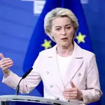 La presidenta de la Comisión Europea, Ursula von der Leyen, advirtió de que violar el régimen de sanciones europeo puede tener un “alto coste” para las compañías.