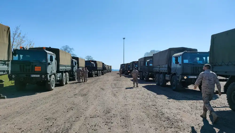Algunos de los vehículos que España ha enviado a Ucrania