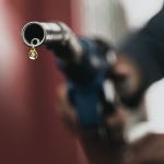 Los precios del gasóleo no se van a frenar, incluso por encima de las gasolinas, debido al encarecimiento conjunto del petróleo, el gas, su refino, transporte y distribución