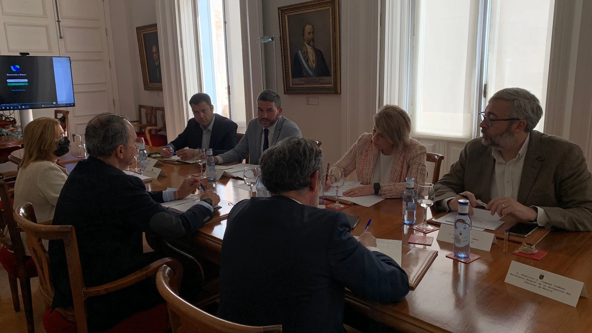 El consejero Antonio Luengo, junto a la alcaldesa de Cartagena, Noelia Arroyo, presiden la reunión celebrada por el Foro Interadministrativo del Mar Menor