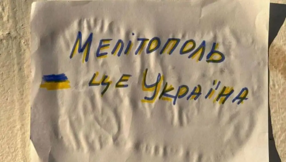Carteles a favor de Ucrania en Melitopol