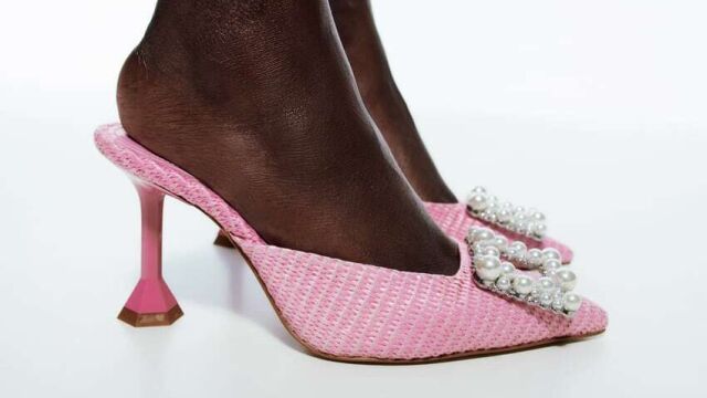 Zapatos perlas.