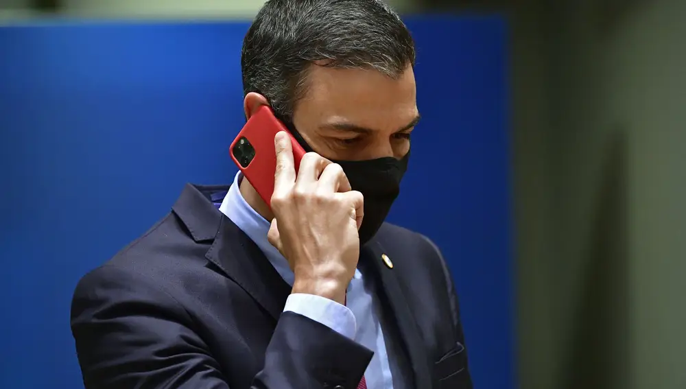 os teléfonos móviles del presidente Pedro Sánchez y de la ministra de Defensa, Margarita Robles, fueron hackeados por un programa espía israelí denominado “Pegasus” | Fuente: John Thys / AP