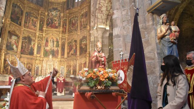 Gil Tamayo durante la solemne celebración en la catedral