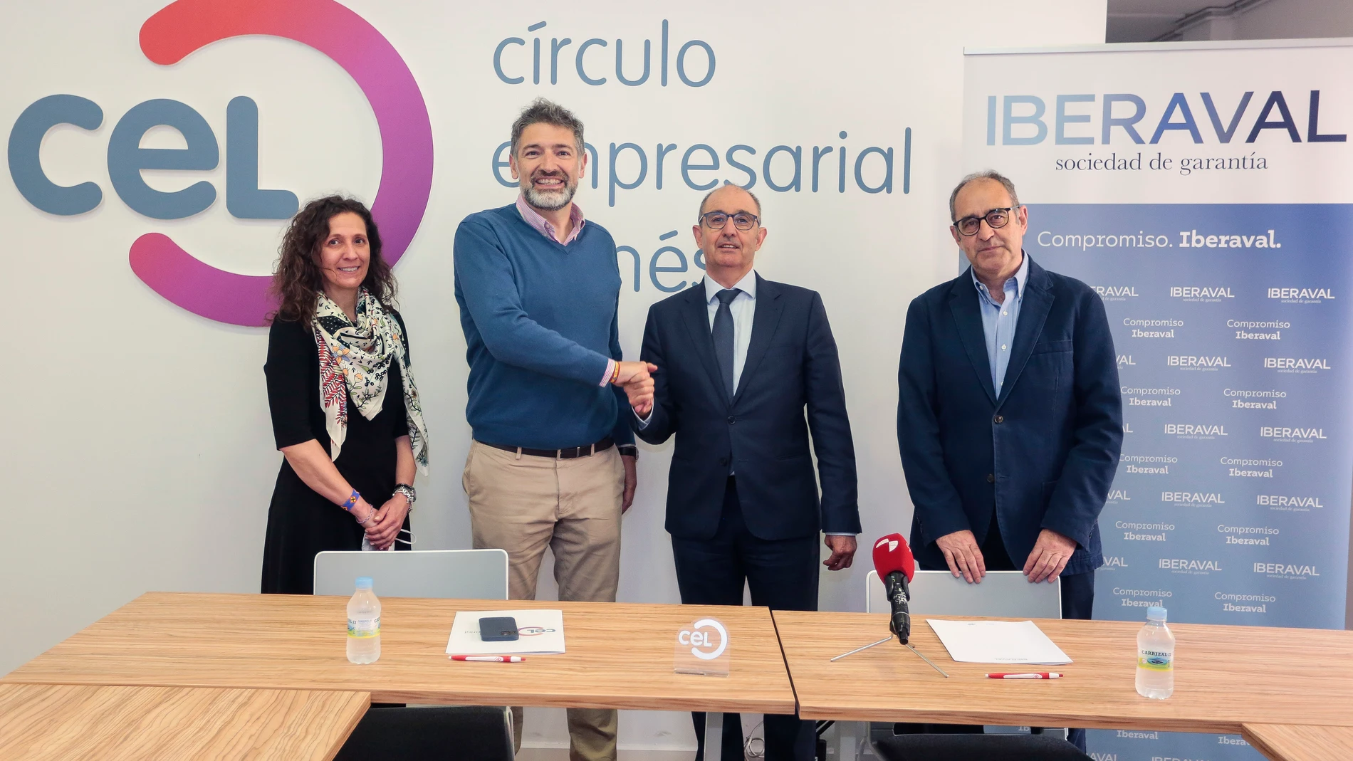 El presidente del Círculo Empresarial Leonés, Julio César Álvarez, y el director general de Iberaval, Pedro Pisonero, firman un convenio para mejorar la financiación de las empresas leonesas