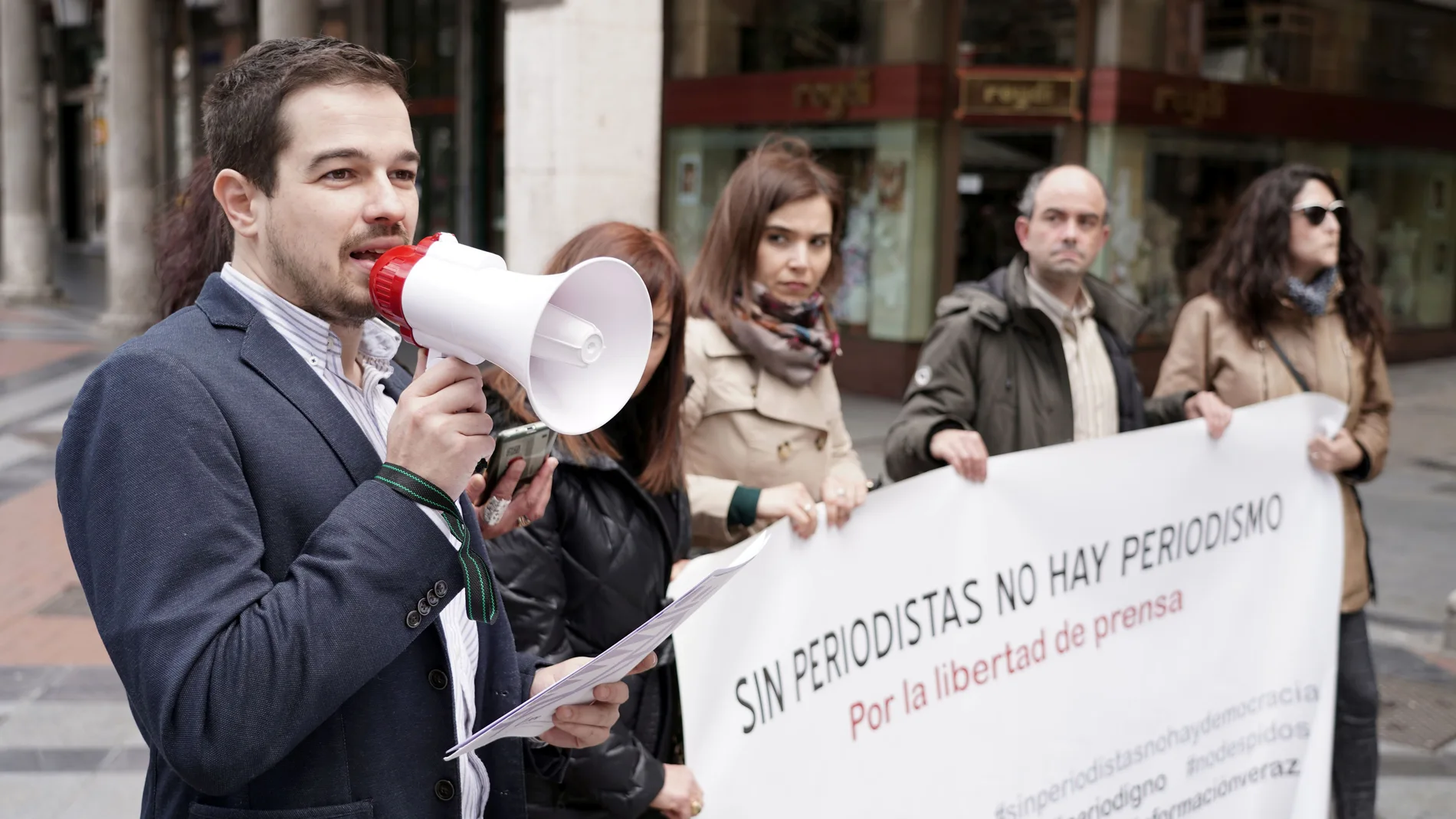 La Asociación de la Prensa de Valladolid convoca una concentración con motivo del Día Mundial de la Libertad de Prensa.