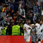 Los jugadores del Real Madrid celebran un gol. EFE/Sergio Pérez