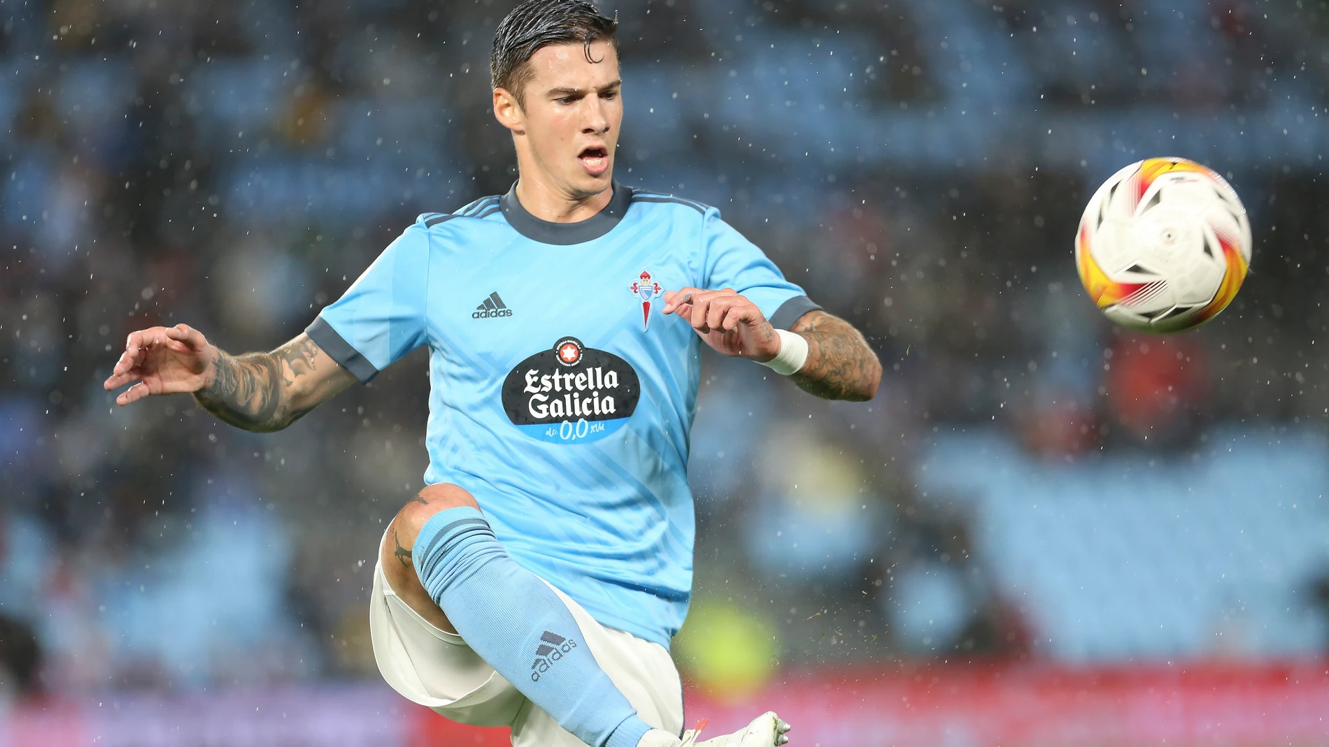 Santi Mina, durante un partido con el Celta de Vigo