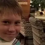 Viacheslav Yalyshev, de 14 años, murió cuando corría para alertar a los vecinos ancianos de un ataque aéreo ruso