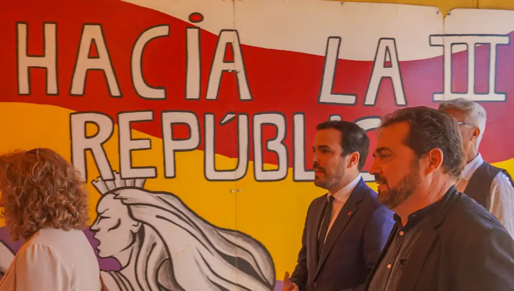 El ministro de Consumo, Alberto Garzón, en la caseta de la Pecera