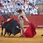 Morante de la Puebla, que torea al natural a un astado de Núñez del Cubillo en la reciente feria de abril en la Real Maestranza de Sevilla, será uno de los protagonistas de la Feria de Burgos
