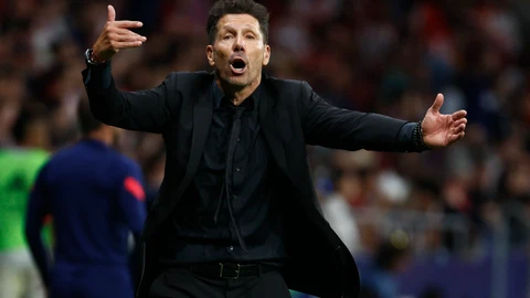 Simeone, durante el derbi ante el Real Madrid