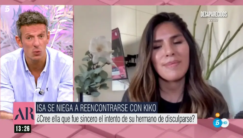 Isa Pantoja interviene en 'El programa de Ana Rosa' ante la atenta mirada de Joaquín Prat