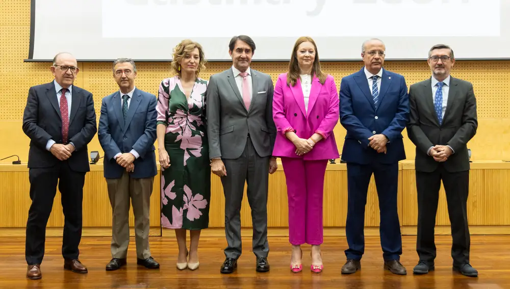 El consejero de Medio Ambiente, Vivienda y Ordenación del Territorio, Juan Carlos Suárez-Quiñones, en la toma de posesión de altos cargos