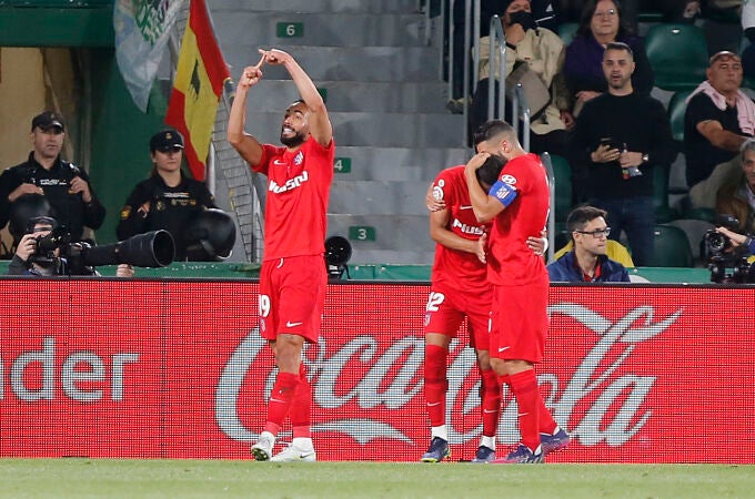 Cunha celebra el gol que le marcó al Elche