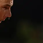 Rafa Nadal, sudando en su partido de octavos de final de Roma contra Shapovalov
