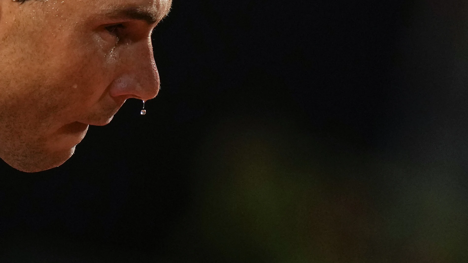 Rafa Nadal, sudando en su partido de octavos de final de Roma contra Shapovalov
