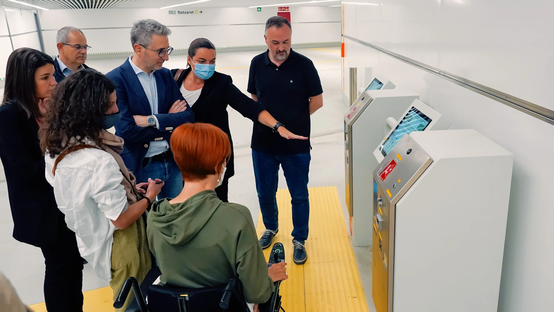 El conseller de Obras Públicas, Arcadi España, durante una visita reciente a la Línea 10 d Metrovalencia