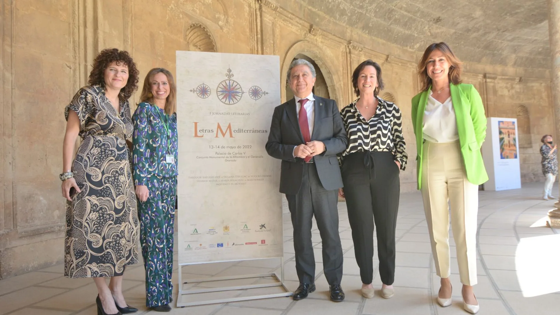 Patricia Maldonado Pérez, delegada en Andalucía de la Fundación ”la Caixa” ; Rocío Díaz, directora de la Alhambra; Enric Millo, secretario general de Andalucía Acción Exterior; Concha de Santa Ana, directora de la Fundación Tres Culturas del Mediterráneo; y Cristina Fernández, directora de área de Granada capital sur de CaixaBank