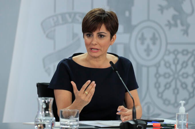 La portavoz del Gobierno y ministra de Política Territorial, Isabel Rodríguez, da una rueda de prensa tras la celebración de un Consejo de Ministros extraordinario