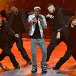 Jérémie Makiese, durante su actuación en la segunda semifinal de Eurovisión.