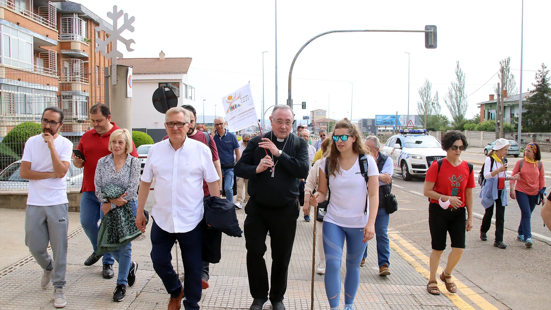 El obispo de León, Luis Ángel de las Heras participa en la Peregrinación a La Virgen del Camino (León), acompañado por el alcalde de Valverde de La Virgen, David Fernández y la delegada territorial, Ester Muñoz