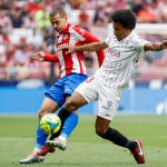 Jules Koundé con el Sevilla. EFE /Chema Moya