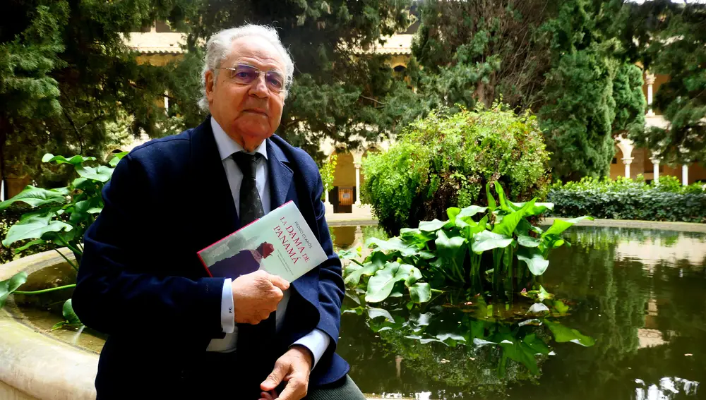 El médico otorrinolaringólodo Pedro Clarós, autor de la novela basada en hechos reales "La Dama de Panamá"
