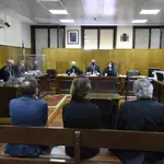 Los tres acusados en esta pieza del caso Invercaria, este miércoles ante el tribunal de la Sección Séptima de la Audiencia Provincial de Sevilla