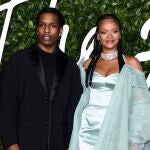 ASAP Rocky und Rihanna bei der Verleihung der Fashion Awards 19/05/2022