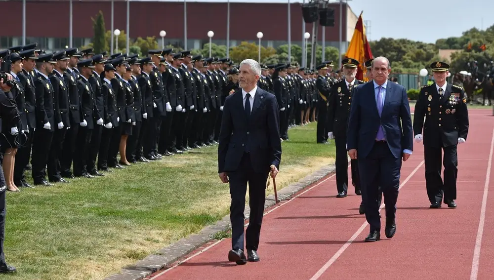 El ministro del Interior, Fernando Grande-Marlaska, en la jura de nuevos policías nacionales en Ávila