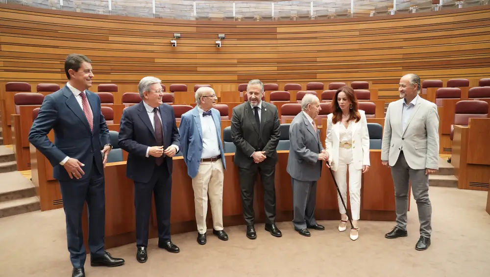 El presidente de las Cortes de Castilla y León recibe a varios de sus homólogos anteriores