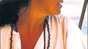 Preciosa imagen de Montse Ester, gran coleccionista de joyas étnicas, en uno de sus apasionantes viajes.