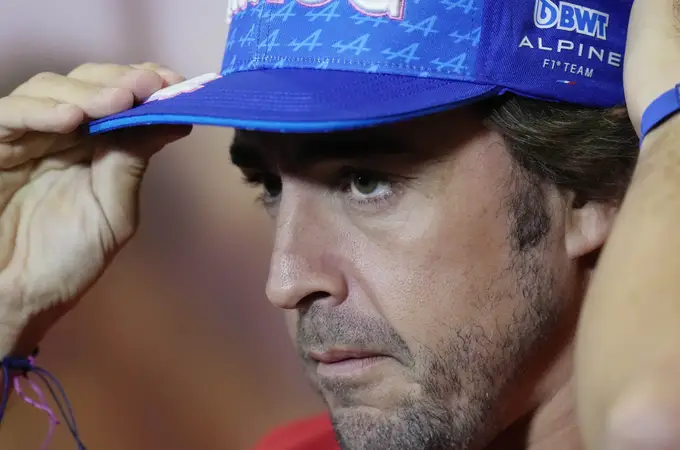 Fernando Alonso llama “incompetentes” a los comisarios de Miami